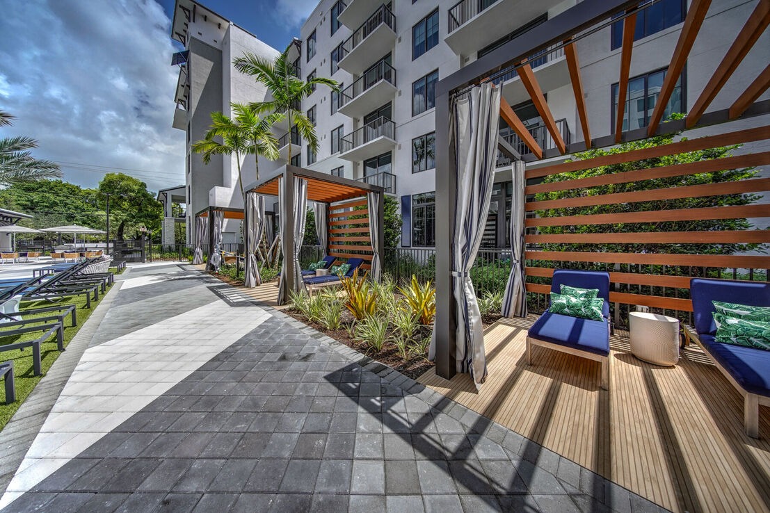 Custom pergolas and cabanas at MIDTOWN The Ellsworth pool deck