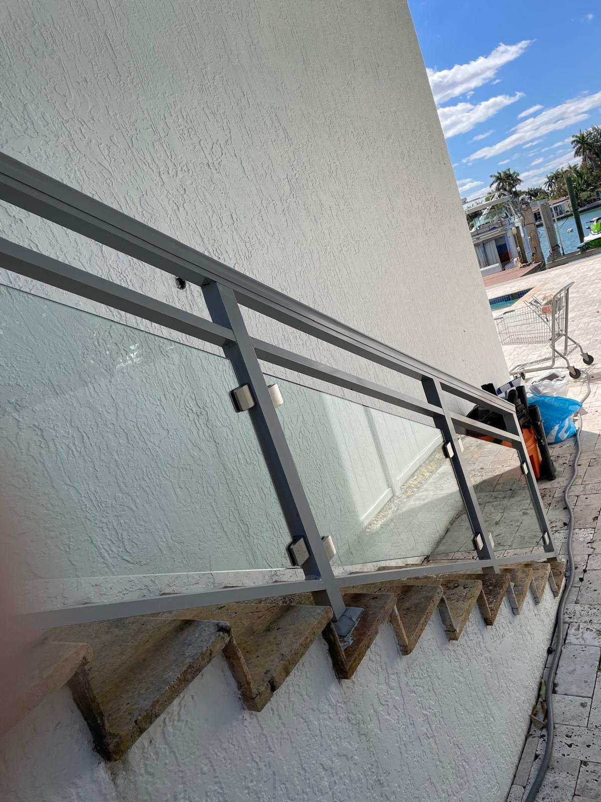 Glass and aluminum exterior railing